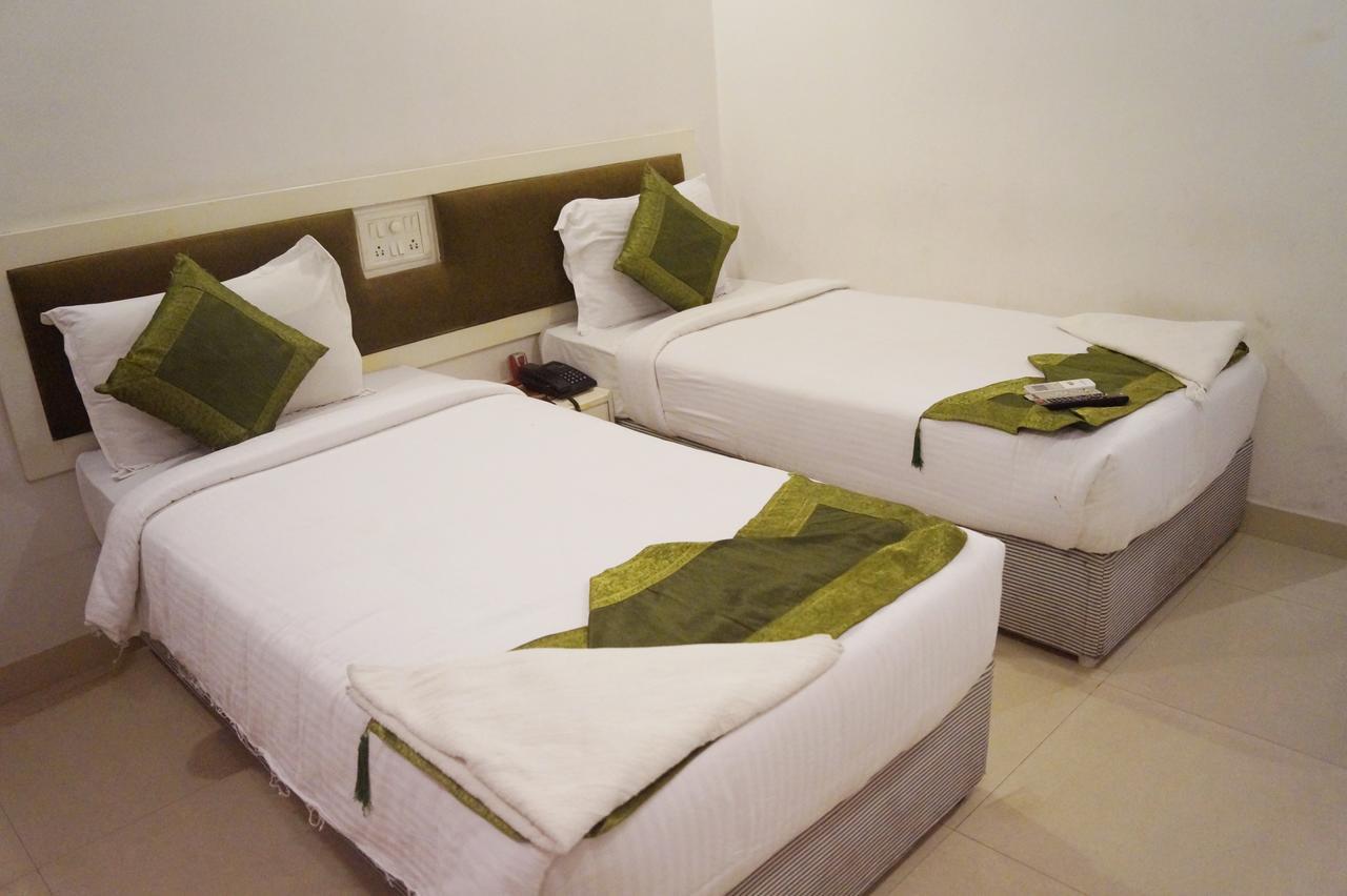 Arihant Hotel ハイデラバード エクステリア 写真